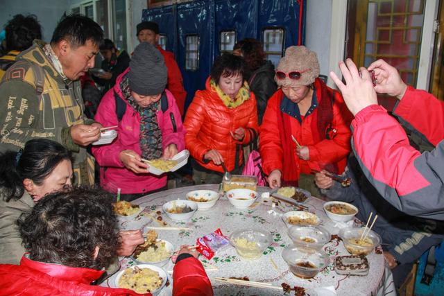 十二年前我在千山五龙宫寺庙吃粥！
