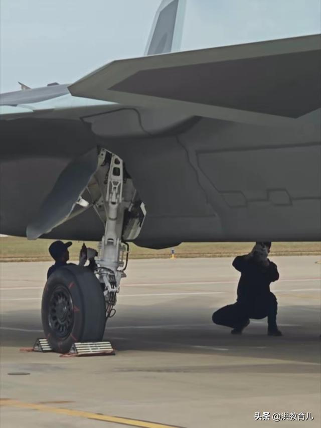 中美空军的区别，歼啸鹰评军事？