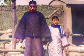真实的清末军队全彩老照片：裹脚的千金光脚的丫鬟，真实生活百态图片