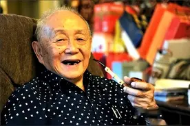 晨读 | 黄永玉的烟斗图片