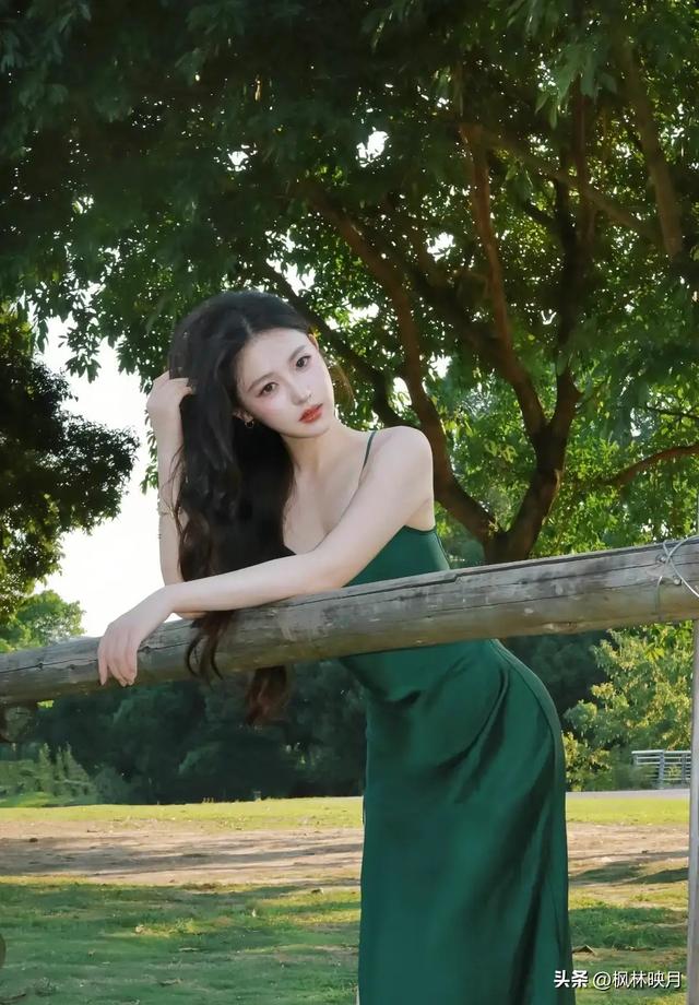 河南洛阳一校花好漂亮	， 身高168cm，体重50kg 美的让人移不开眼