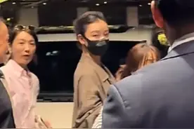 黄渤 倪妮 雷佳音深夜聚餐，三人喝到凌晨一点，倪妮纯素颜好漂亮图片