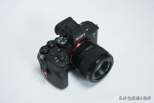 索尼 FE50mmF1.8 评测 / 性价比之王，但也有不容忽视的缺点?