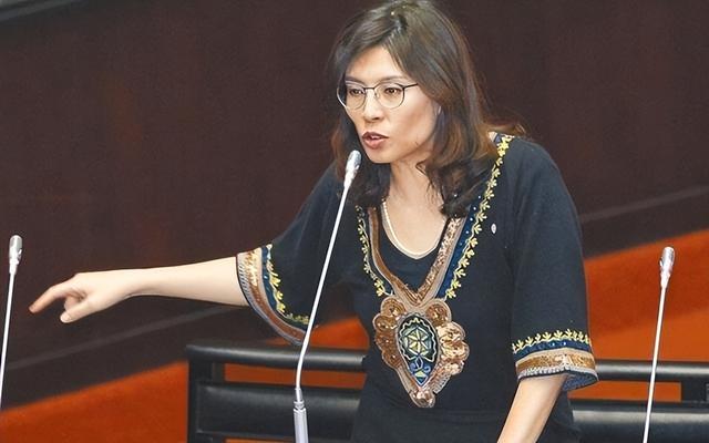 郑丽文称台湾是“国家”，反对两岸统一？喊话大陆：美国让我过去