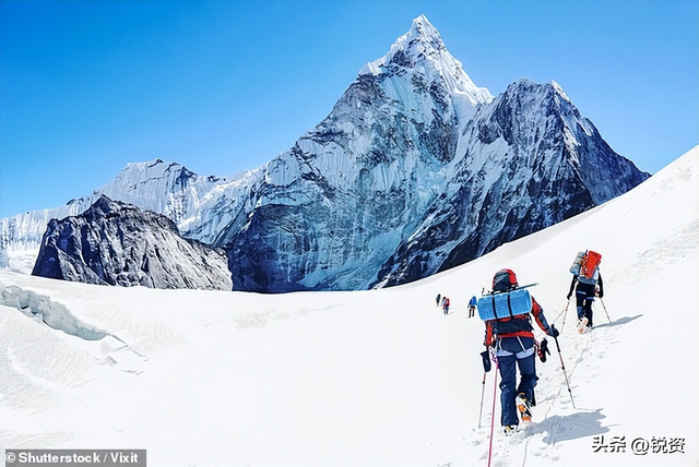 给钱都不救？15人困雪山多天，尼泊尔直升机拒绝救援，内幕曝光