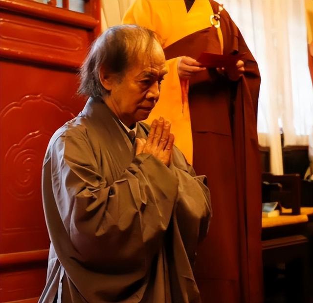 拔萝卜带泥！释永信倒台后，最惨的不是女明星，而是捐了46亿的他