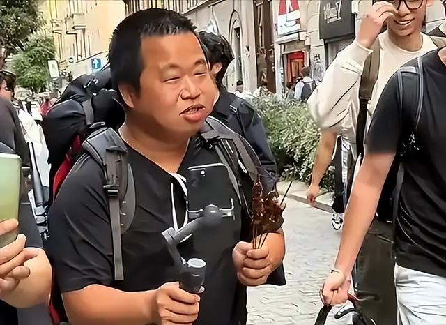 又一个祸从口出，自曝年收入过亿！千万网红“蓝战非”全平台被禁