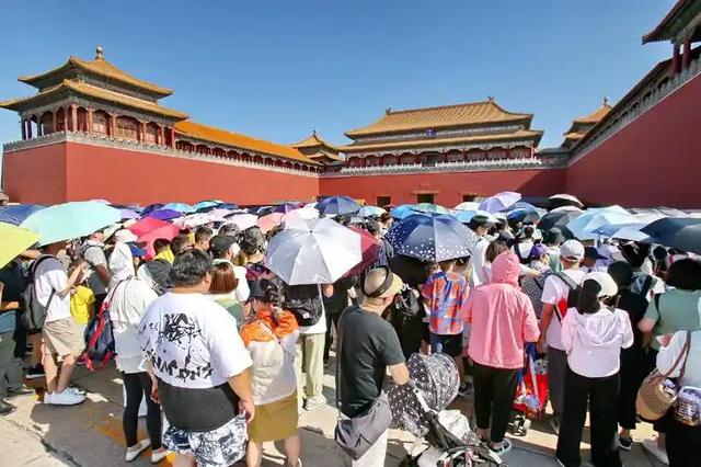 故宫百年大展，10小时排队看两眼《清明上河图》，抢票3天值吗？