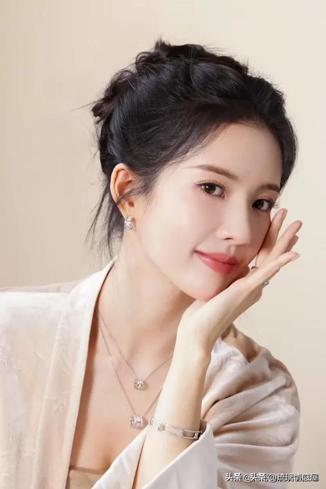 好想你，好想你，爱在心中绕绕缠缠	，化作一份暖暖的期盼