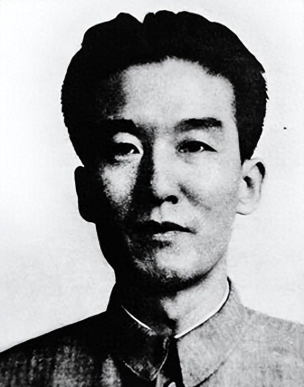 1949年，江青前夫被任命为天津市市长，后来他多次找毛主席求援助