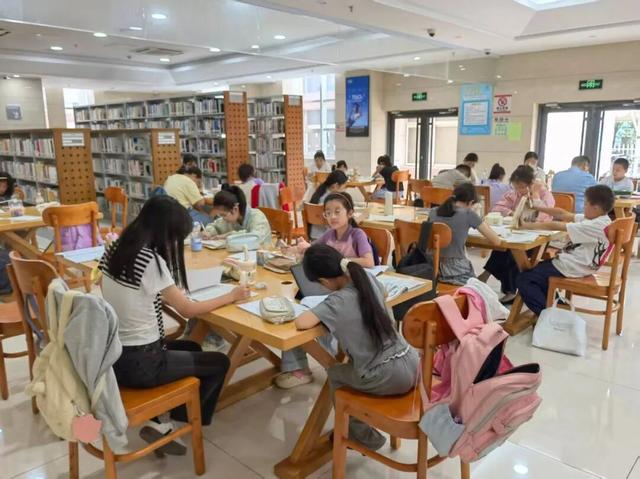 多彩滨州迎双节 文旅好礼乐不停│市图书馆双节首日书香盛宴启幕