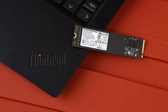 ThinkPad也用长江存储PC411 SSD——解密新一代联想ThinkPad E14 Gen7商务本性能