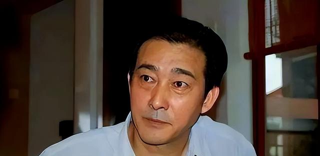 大家熟悉的他早已逝世，一天吃几十片止痛药，去世半年公众才知道