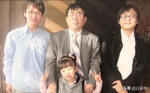 原来她们是聂卫平妻子，第一任棋手，第二任王刚妹妹 第三任最特别