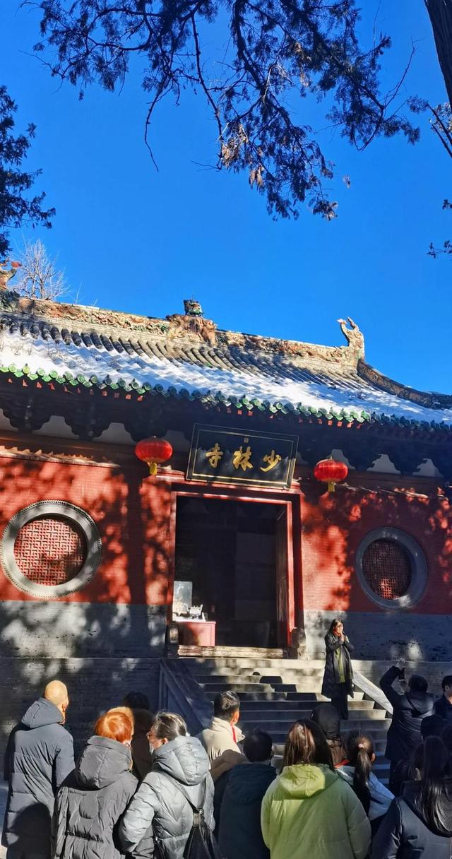 又一央视名嘴合照流出！释永信被抓恶心一幕再现，本人紧急发声