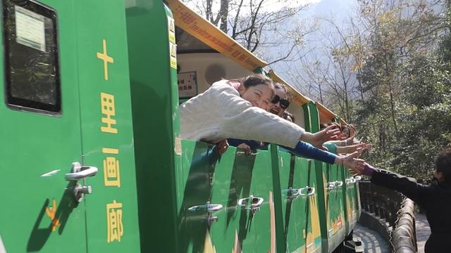 山水入画 歌舞传情 武陵源新媒体达人邂逅张家界十里画廊