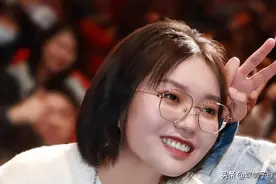 一张照片，彻底戳穿了李雪琴的“实力”，她可不止是“北大才女”图片