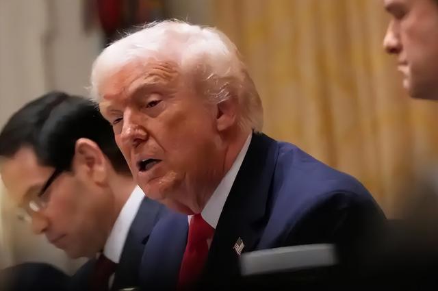 一年8艘盾舰碾压美舰！美国战略收缩，中国的机遇要来了