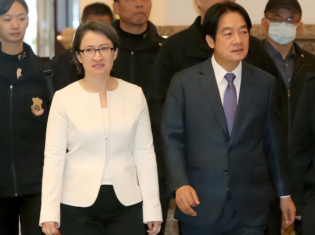 美专家提醒特朗普，关乎美生死存亡，台高层吓懵：我们不跟大陆打