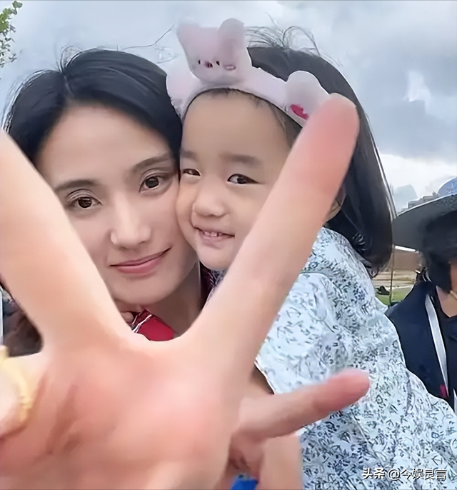 李亚鹏官宣离婚不到24小时，令人恶心的一幕发生了，汪峰也遭殃