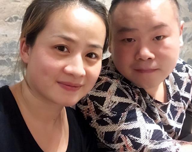 大孝！岳云鹏接80岁老妈住北京豪宅，3000万别墅阔气，媳妇是功臣