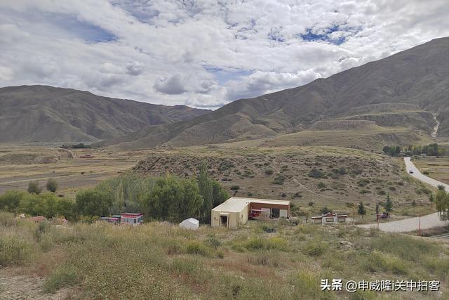 山南市：寻访藏王墓