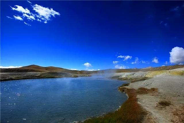 西藏绝美四季：从林芝桃花到阿里湖泊，每一眼都震撼心灵