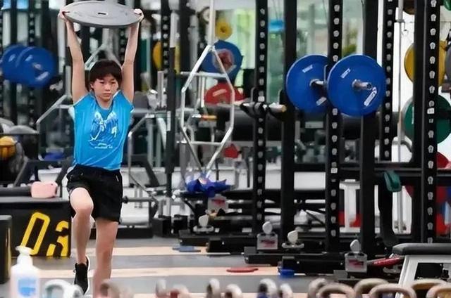 全红婵入学仅4天，担心的事再次发生，官媒：退不退由她自己决定
