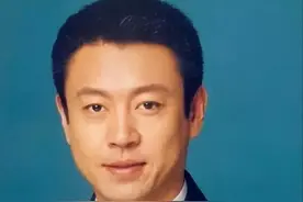 私生活混乱？被传10年换5任妻子，从央视离职的他，如今怎么样了图片