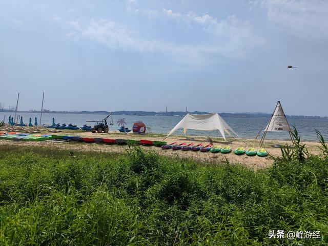 海鸥伴飞登上刘公岛，徒步探秘从甲午战争陈列馆到东泓炮台