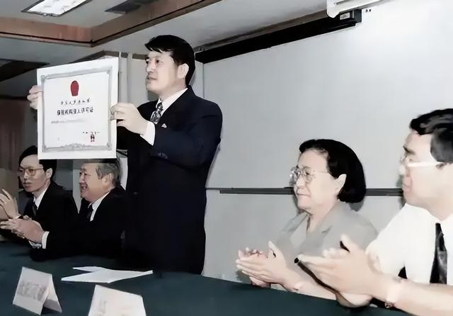毛主席外孙女婿陈东升：35岁经商，55岁娶孔东梅，65岁身价550亿