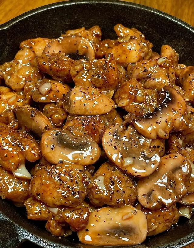 钾是土豆的36倍，建议中老年隔天吃一次，对肝脏好，腿脚更有劲！