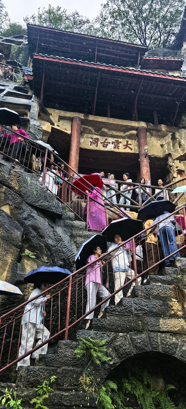 蜀道记行‖从山上的皇泽寺到江边的千佛崖