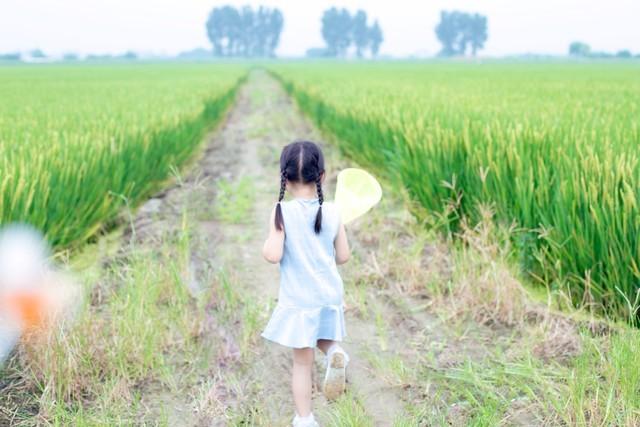 我和男闺蜜去看午夜场电影，散场后，却看见老公在影院门口
