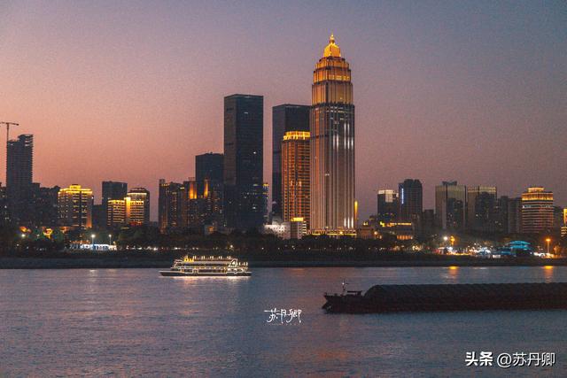 从工业城市到旅游胜地，武汉看似被强制变身，实际是顺天应人