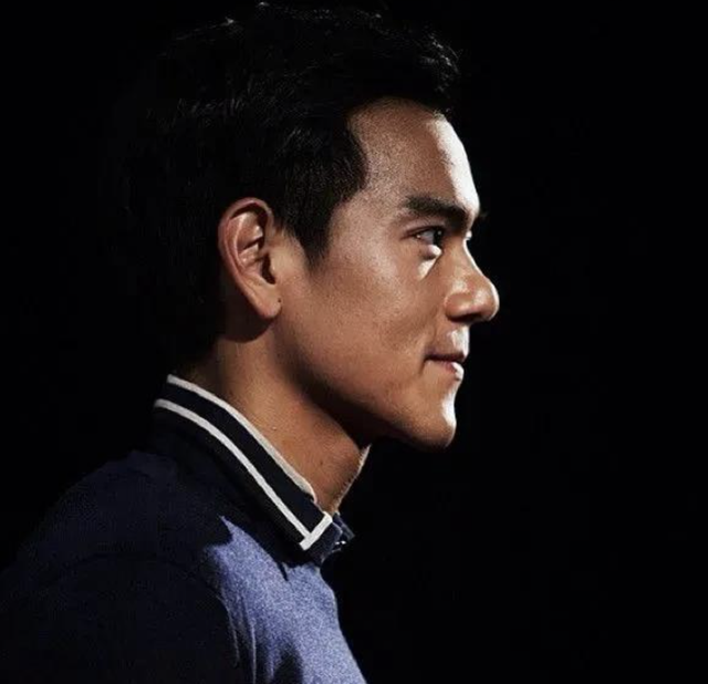 鼻子是五官之首太影响颜值了，这8位明星都败给了一个“丑鼻子”