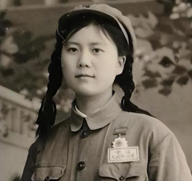 毛主席逝世后，他的机要女秘书神秘失踪，再见竟被关在“审讯室”
