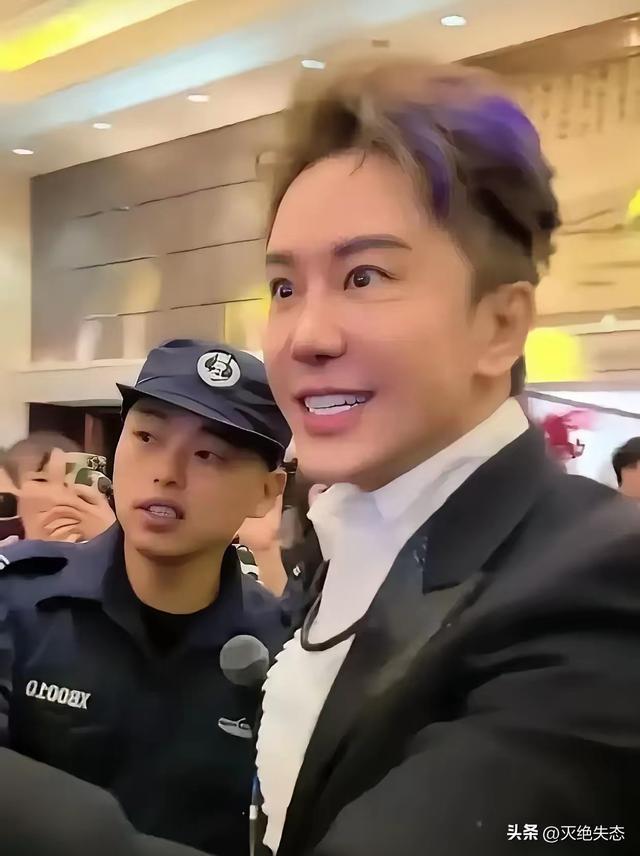 他8次上春晚，作死被捕入狱，今54岁无人问津，老搭档也断了联系