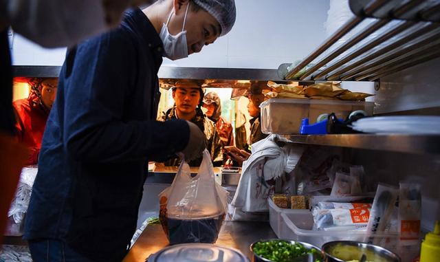 低价外卖正在“杀死”饭店？外卖5元堂食13元！消费者却纷纷叫好