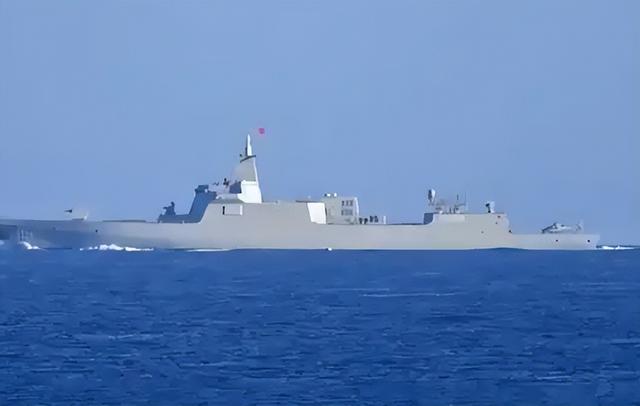 一年8艘盾舰碾压美舰！美国战略收缩，中国的机遇要来了