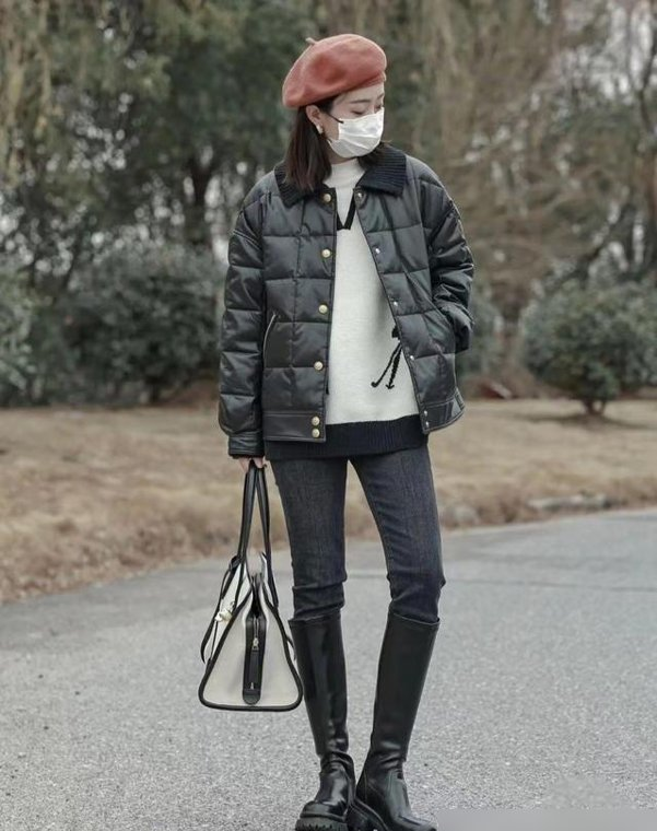 建议女人：羽绒服最好选这3种高级色，时髦洋气，适合25~40岁借鉴
