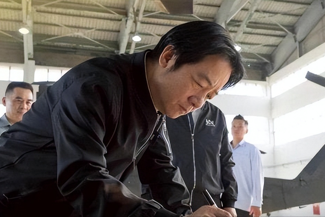 特朗普：台湾问题中国自己解决，但别让我不高兴	，外交部回应亮了