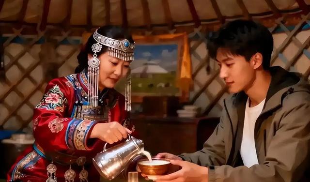 牧民告诉我：在蒙古自驾,远离年轻寡妇,她住在金色的蒙古包，别碰