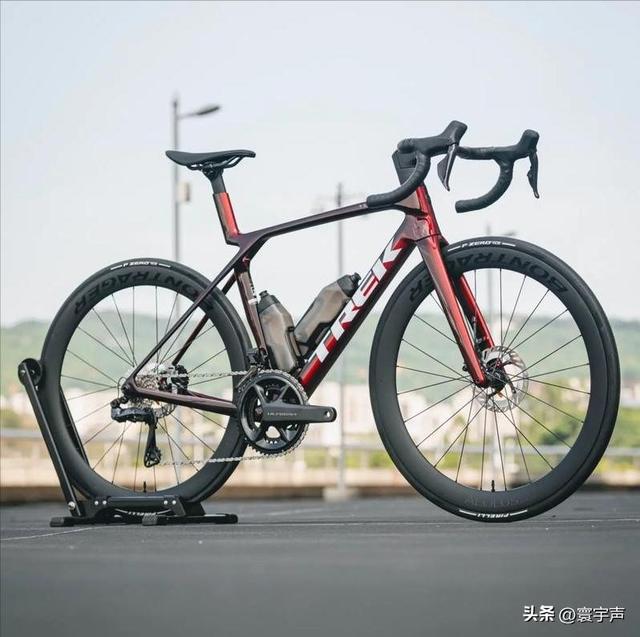 中产面子经济崩盘，万元公路车变“赔钱货”，暴跌一万，直接半价