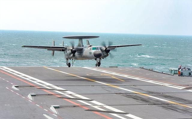 美国人感叹：要么击沉福建舰，要么我们就得学会用筷子