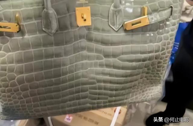 诈骗13.9亿，千万豪车、成堆金条被拍，才知王丽坤夫妇究竟多奢靡