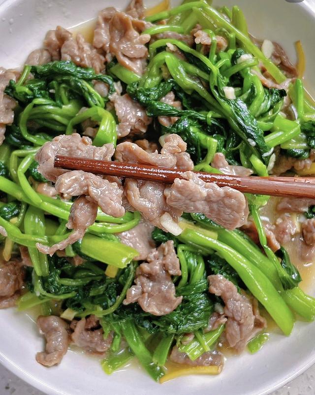 钾是香蕉50倍！中老年隔天吃这菜，腿脚有劲护肝脏	，3种做法超香