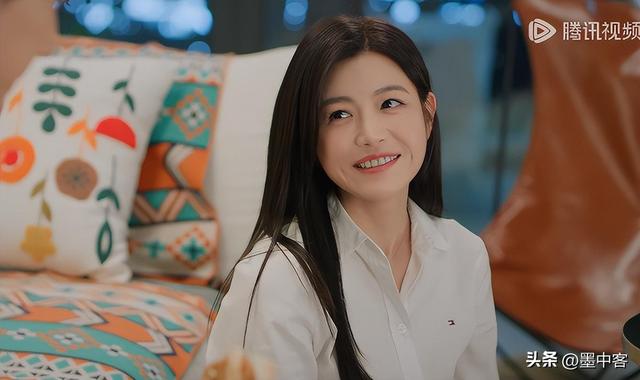 熟龄女性为何疯狂上头？19岁小狼狗护姐姐，比霸总还会撩