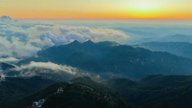 登初秋泰山，揽日出云海浩渺盛景