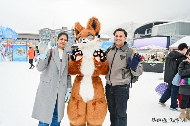 从“熊猫故乡”到“冰雪诗境”，成都以冰雪为媒绽放国际吸引力